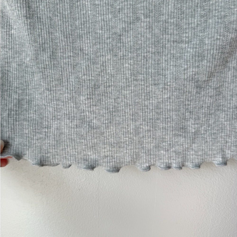 Aeropostale Women’s Gray Ribbed Short Sleeve Henley Tee With Lettuce Edge - Picture 4 of 5